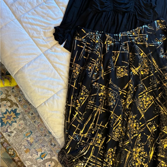 Making the Cut Black and Gold sequin Skirt One of Kind - Picture 9 of 10